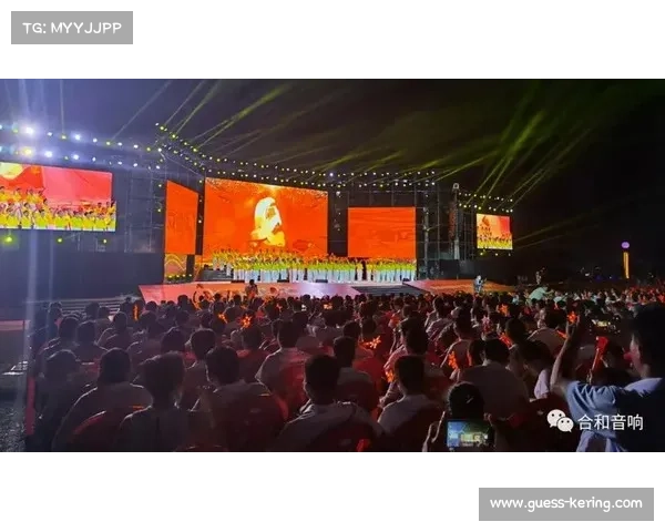 海南“村VA”颁奖现场颁发大烧猪,引发全场欢呼 海南“村VA”颁奖现场颁发大烧猪,引发全场欢呼